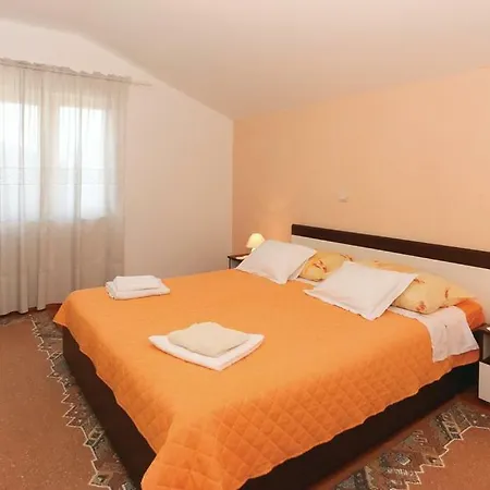 Apartman Nera アパート Gata